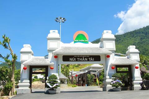 Núi Thần Tài