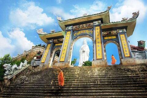 Chùa Linh Ứng - Bãi bụt