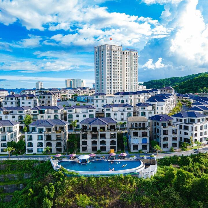 D'LIORO HOTEL & RESORT